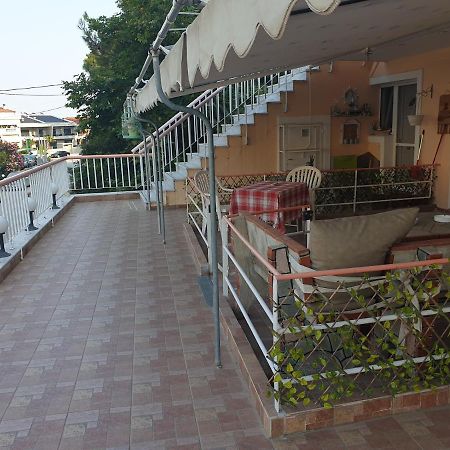 Anna Apartments Nea Peramos  Exterior photo